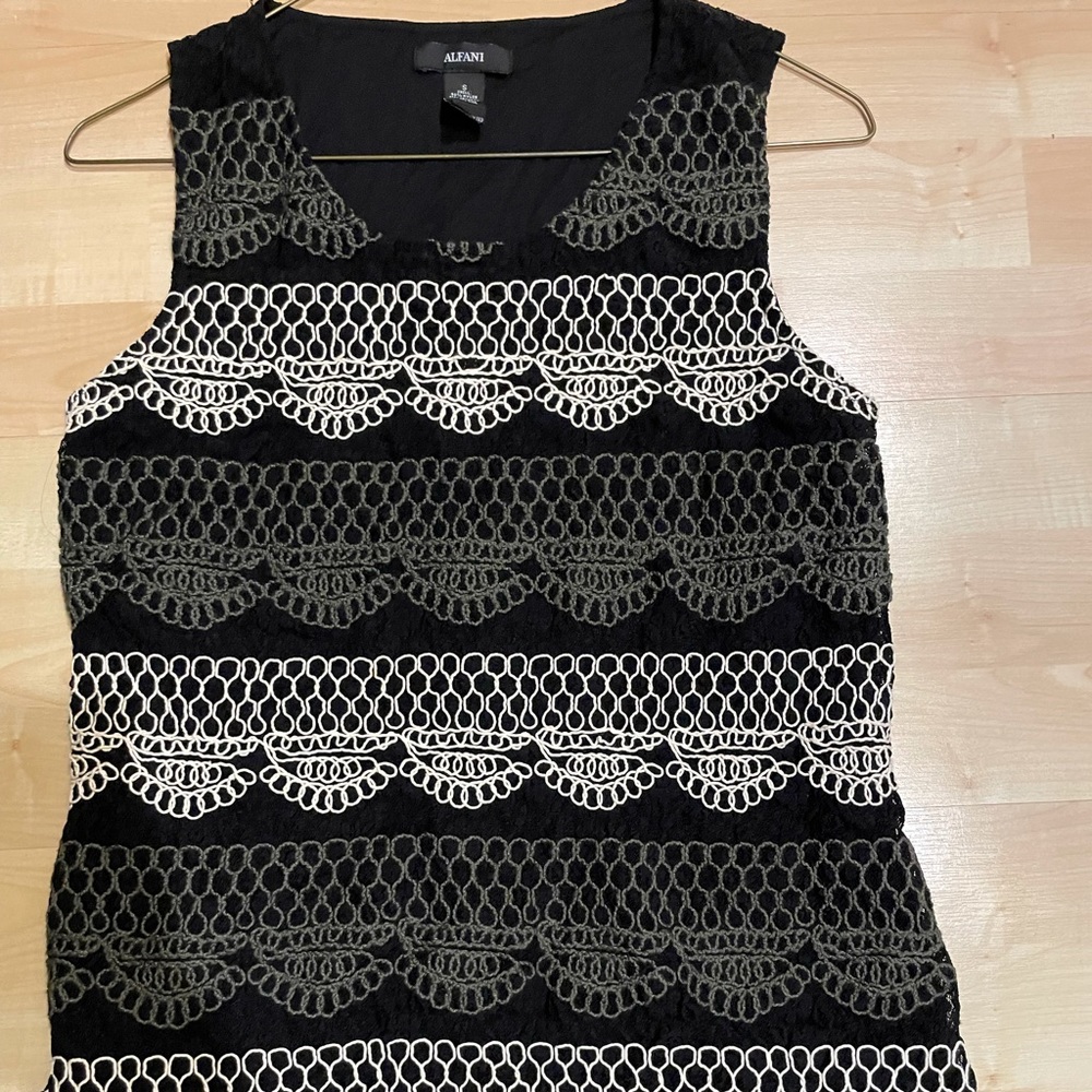 Alfani- woman’s top sleeveless- gently worn